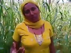  Indian Punjabi girl Fucked In Open Fields In Amritsar